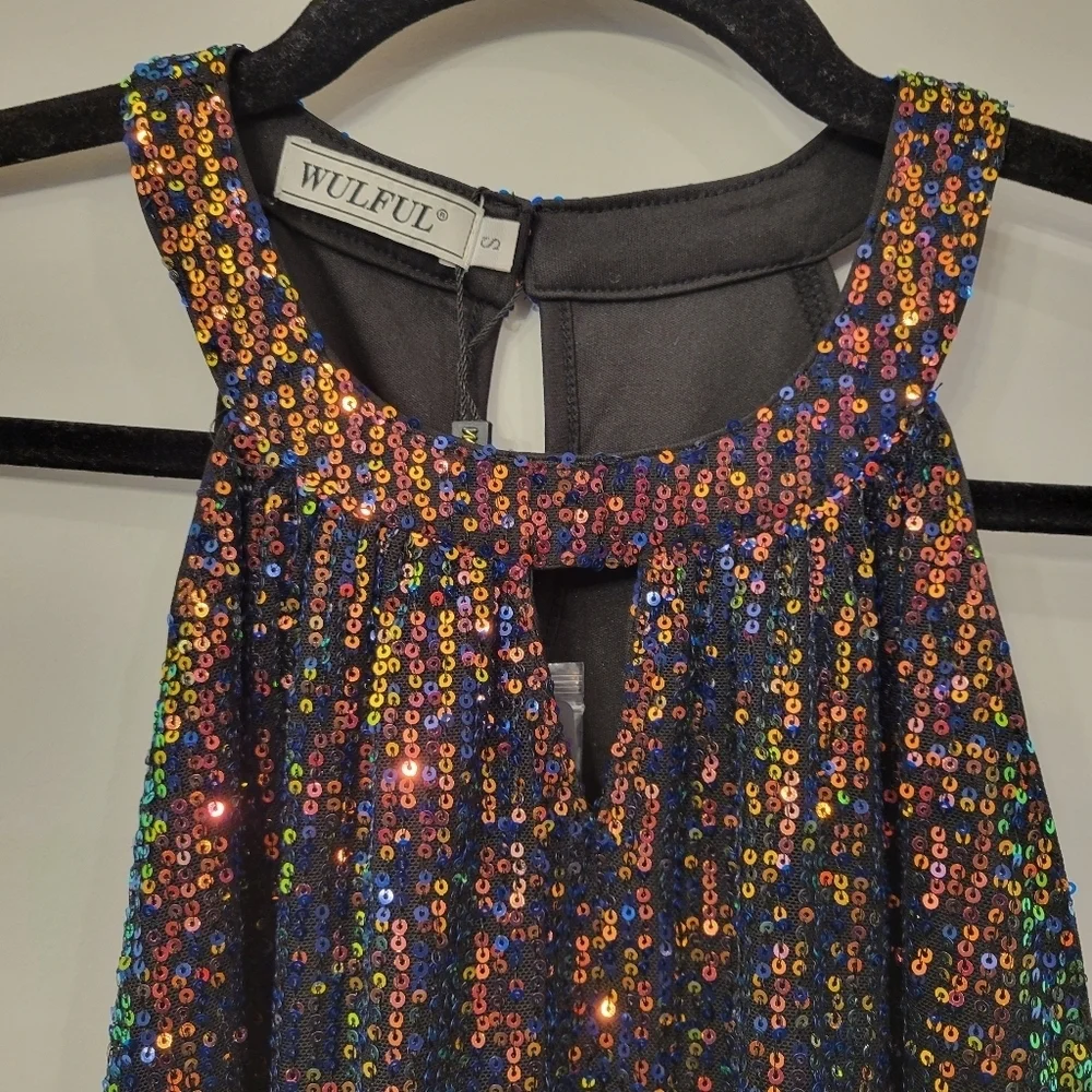 WULFUL Multicolored Sequin Sleeveless Keyhole Top Size Small